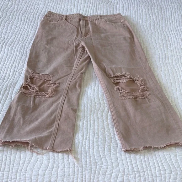 Vervet "Cherry Blossom" high-rise, distressed crop flare jeans - Picture 2 of 6